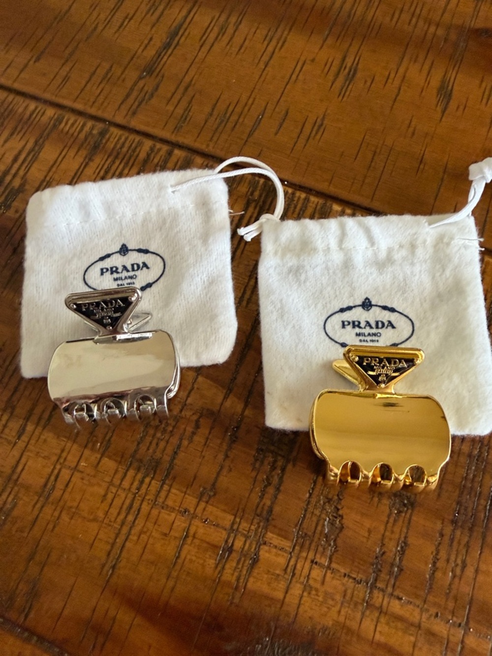 Prada Gold and Silver Mini Metal Hair Claw Set
PRICE FOR ONE PIECE/ dust bag